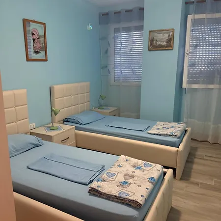 Grand Blue Fafa Lejlighed Golem (Tirana)