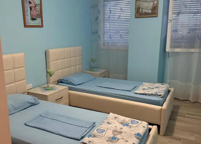 Grand Blue Fafa Lejlighed Golem (Tirana)