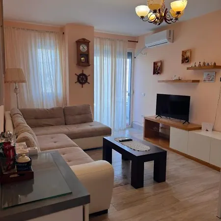 Grand Blue Fafa Apartment Golem (Tirana)