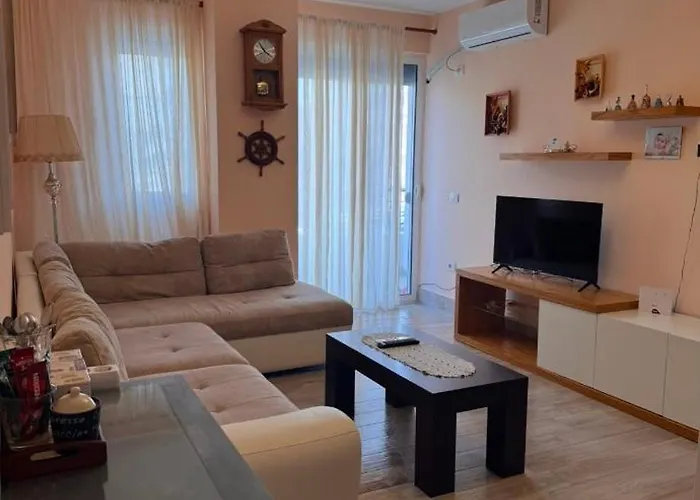Grand Blue Fafa Apartment Golem (Tirana)
